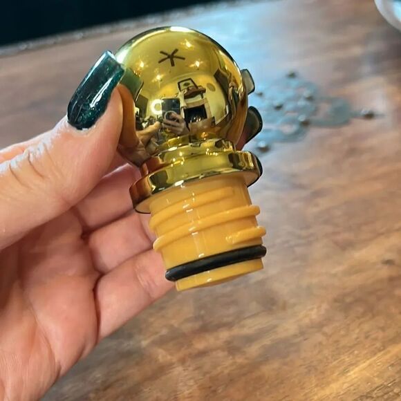 Lilly Pulitzer “Squeeze the Day” 24 oz. Stainless Steel Water Bottle! - Picture 4 of 5